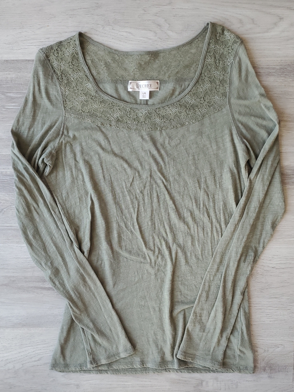 2/$20🌟 Size L - Sage Green Long Sleeve Tee With Lace Detailing - Decree